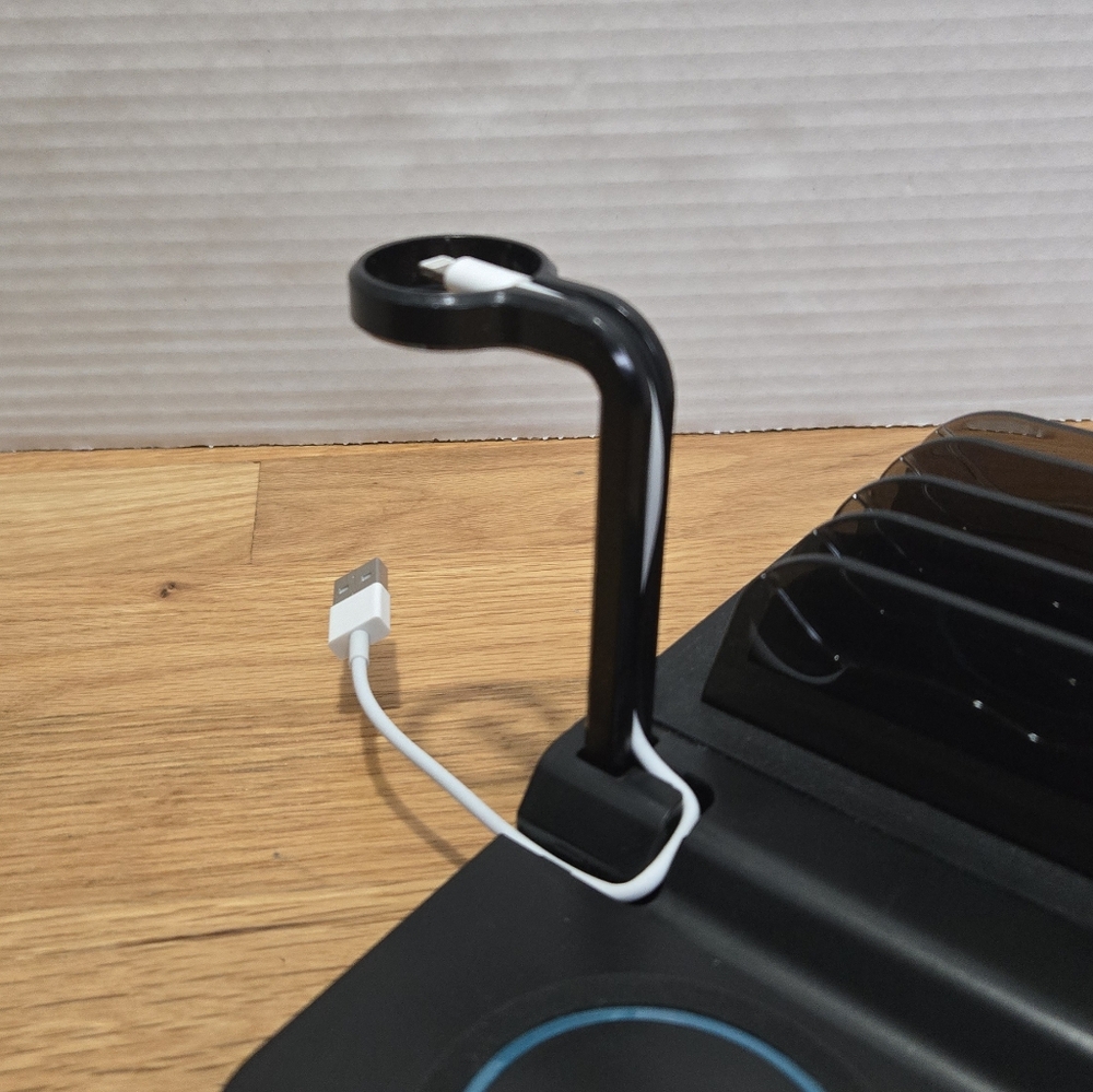 Multiple Devices Charging Station - Picture 4 of 9